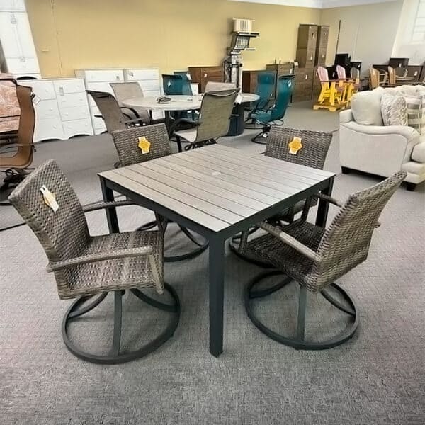 Chalfonte Swivel 5pc Set