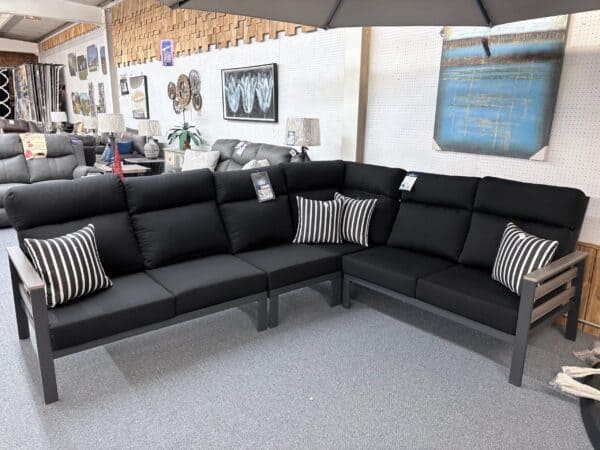 6500 High Back Sectional