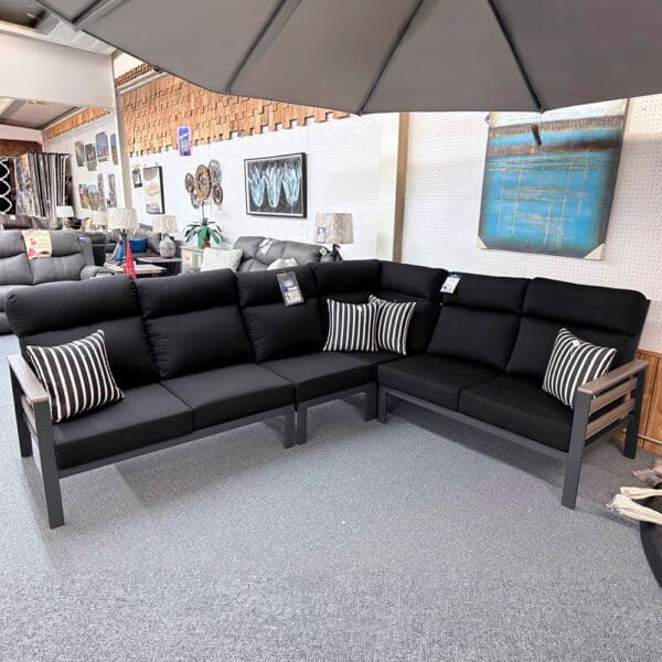 6500 High Back Sectional